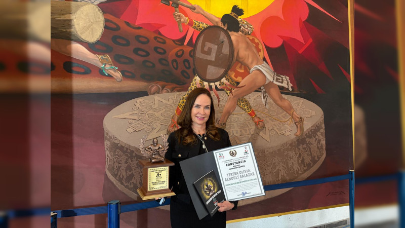 La Leyenda Viva Del Deporte: Teresa Olivia Renoult Salazar Recibe El Prestigioso Premio Luchador Olmeca