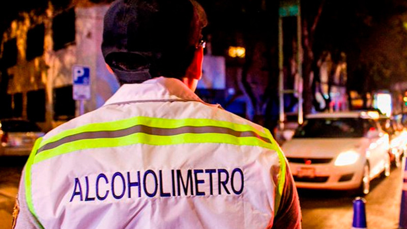 «La Nochebuena bajo la llamarada del alcohol: 73 conductores esposados en una noche de frenéticas patrullas y controles en vía»