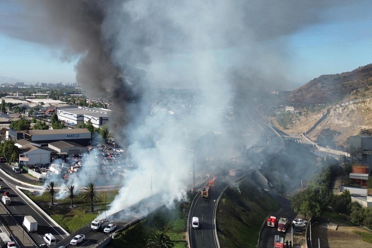 Suben a cinco los muertos por explosión de una pipa de gas en Chile